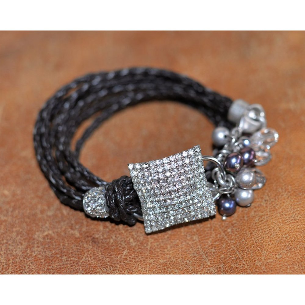 LEATHER WRAP BRACELET